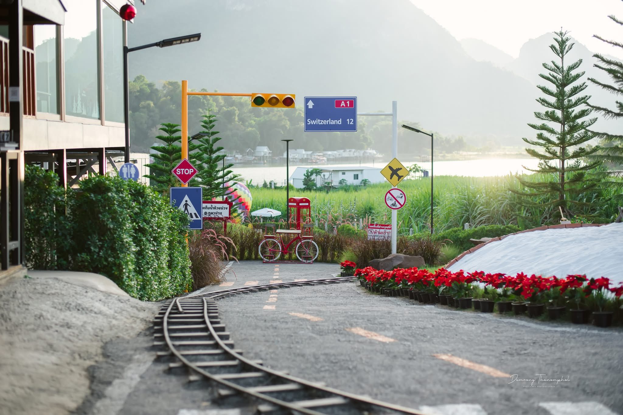 เครดิตรูปภาพ : ม่านทรัพย์ริเวอร์ฮิลล์รีสอร์ท ManSap River Hill Resort